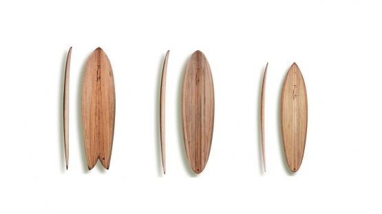 Longboards y tablas cortas hechos de manera artesanal con madera de balsa resistente y sostenible en ECOSURFSHOP.EU
